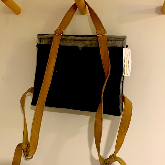 Felt Bag with leather trim - Picture 2 of 5